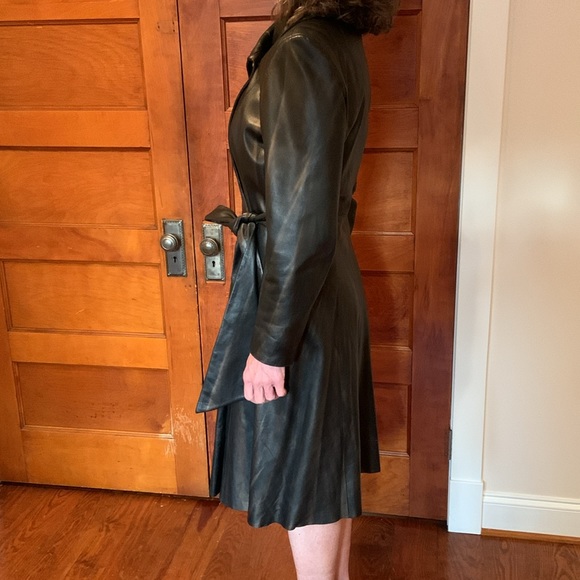Beautiful and unusual long leather jacket - Picture 2 of 11